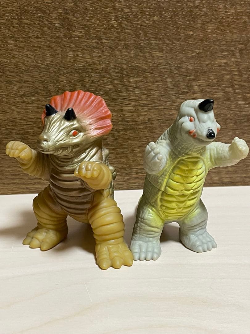 宇宙戦士がやってきた！怪獣軍団 Super Dino Monsters パチ怪獣