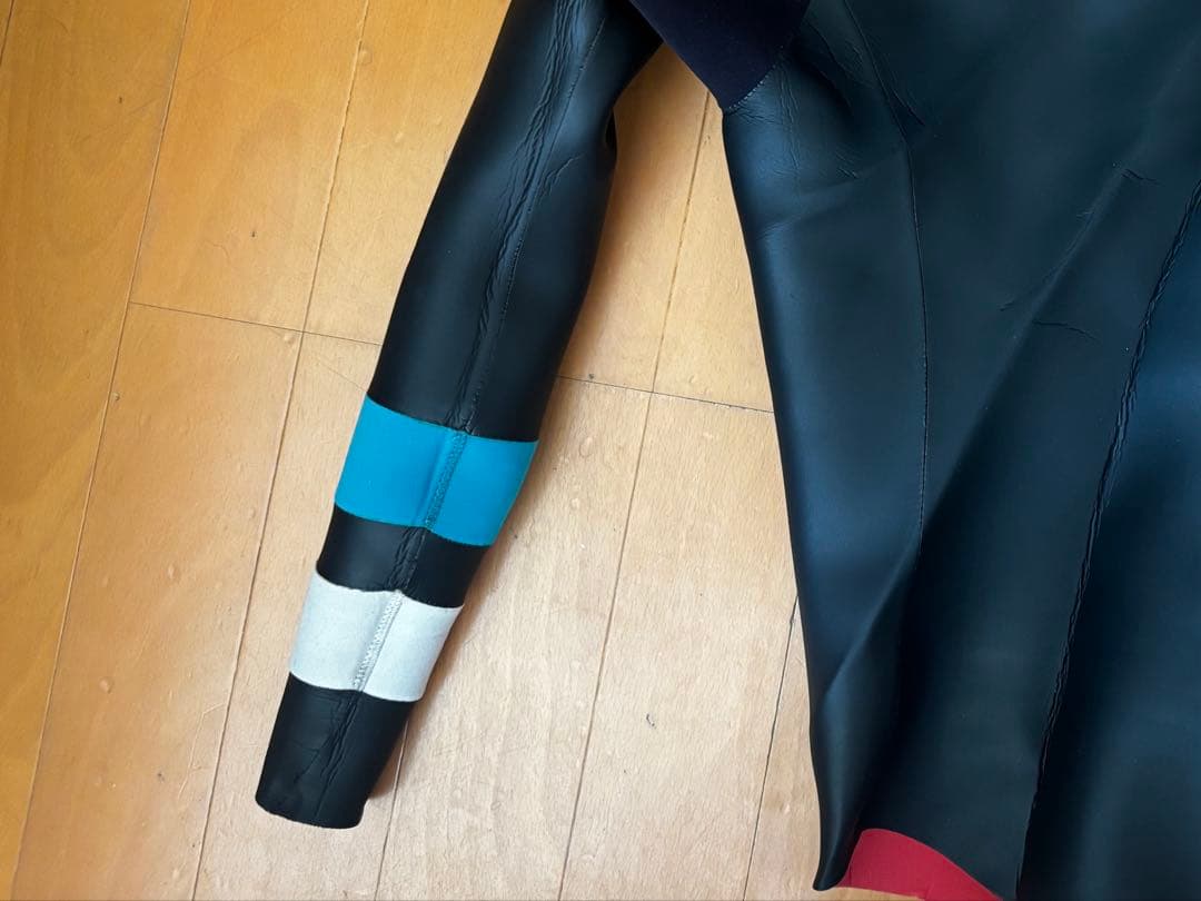 MAXIM ブラック 長袖 タッパー