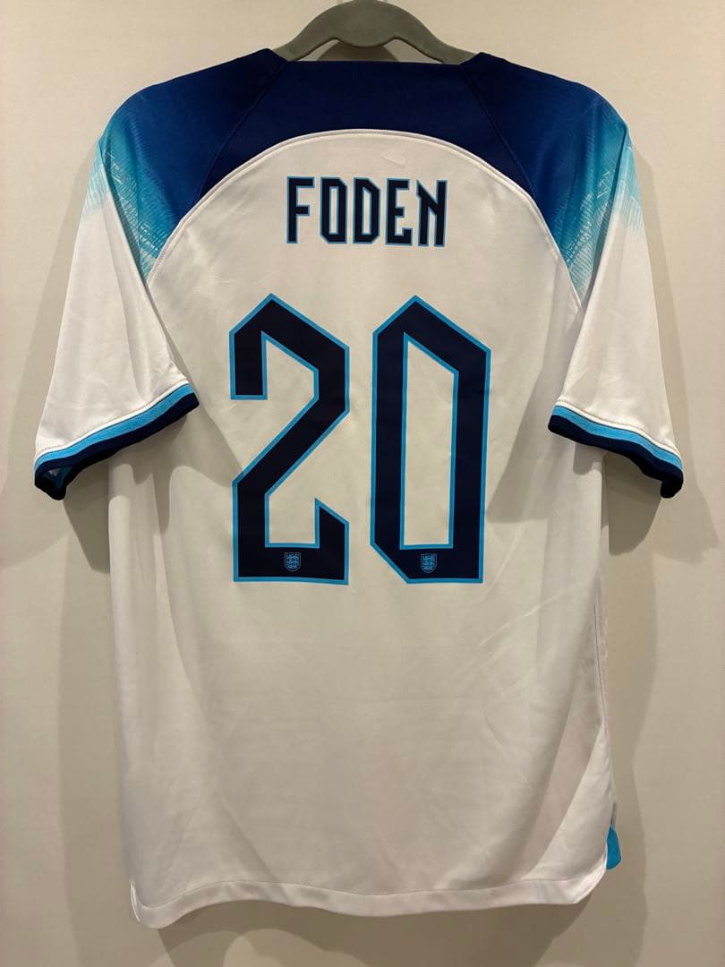 フォーデン　イングランド代表　ユニフォーム
