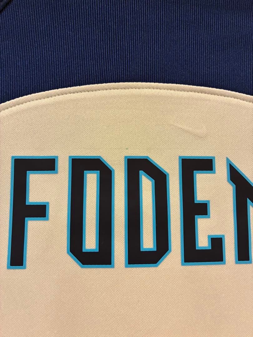 フォーデン　イングランド代表　ユニフォーム