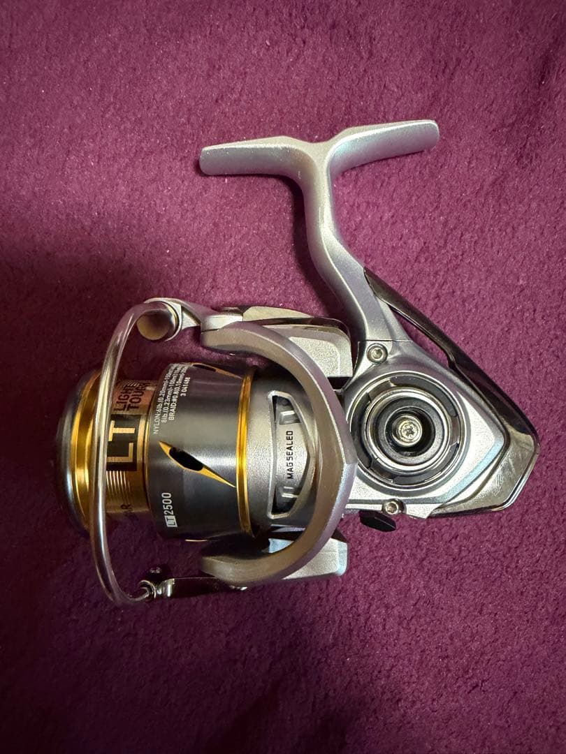 ダイワ FREAMS LT 2500 スピニングリール