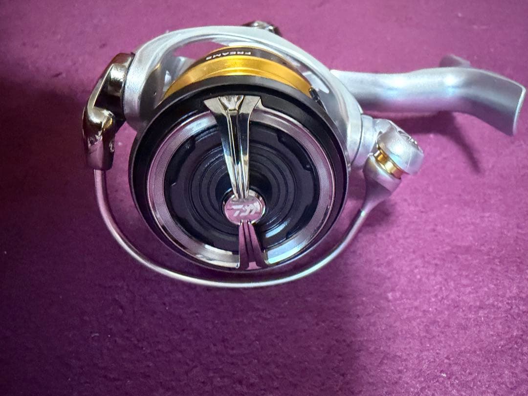 ダイワ FREAMS LT 2500 スピニングリール