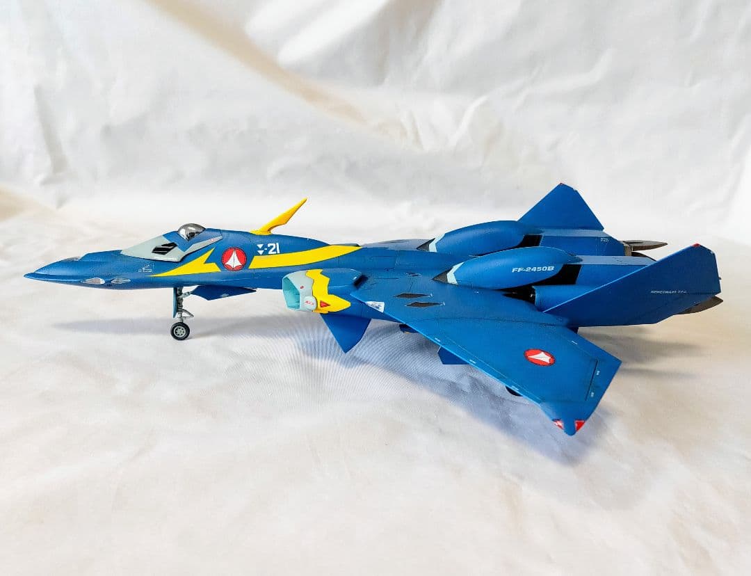1/72 マクロスプラス YF-21 完成品プラモデル