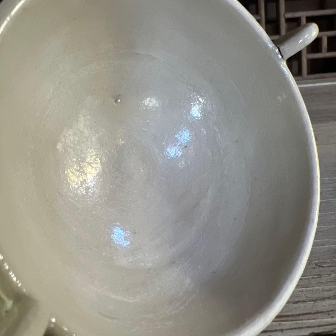 実家整理　古い白磁の茶碗　魚