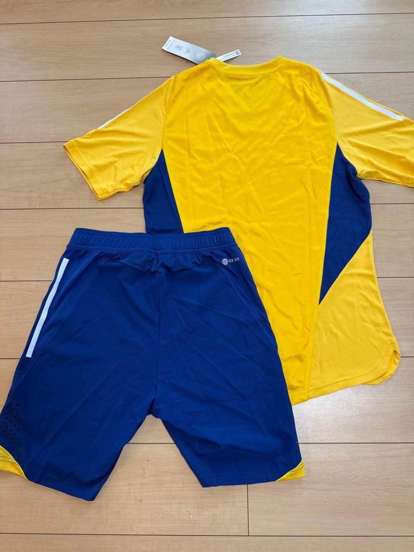 【値下げ】サッカー日本代表 adidas トレーニングウェアセットM 新品未着用