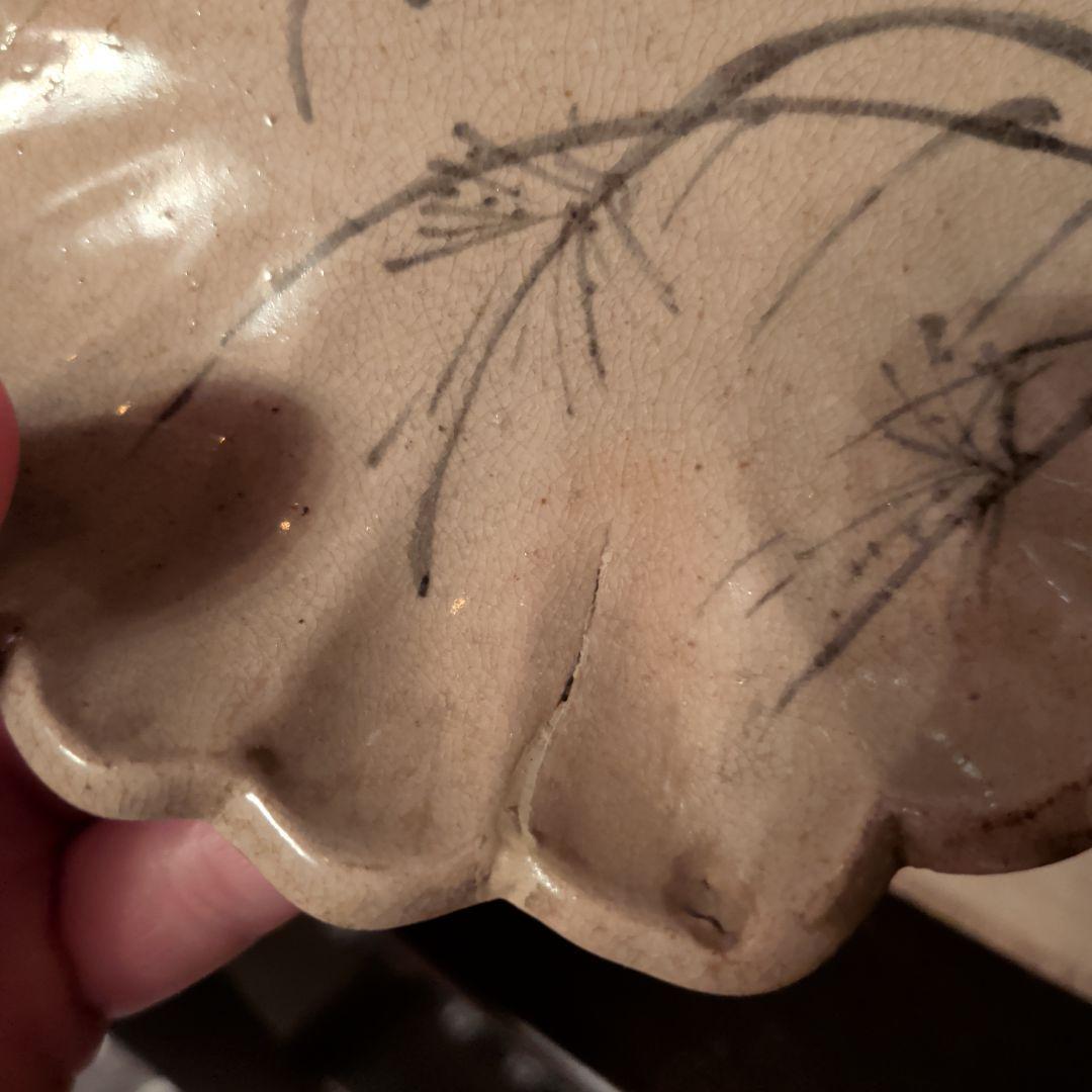 献上唐津(発掘品)唐人御茶碗窯出土品　薄に蝶図の菱型皿