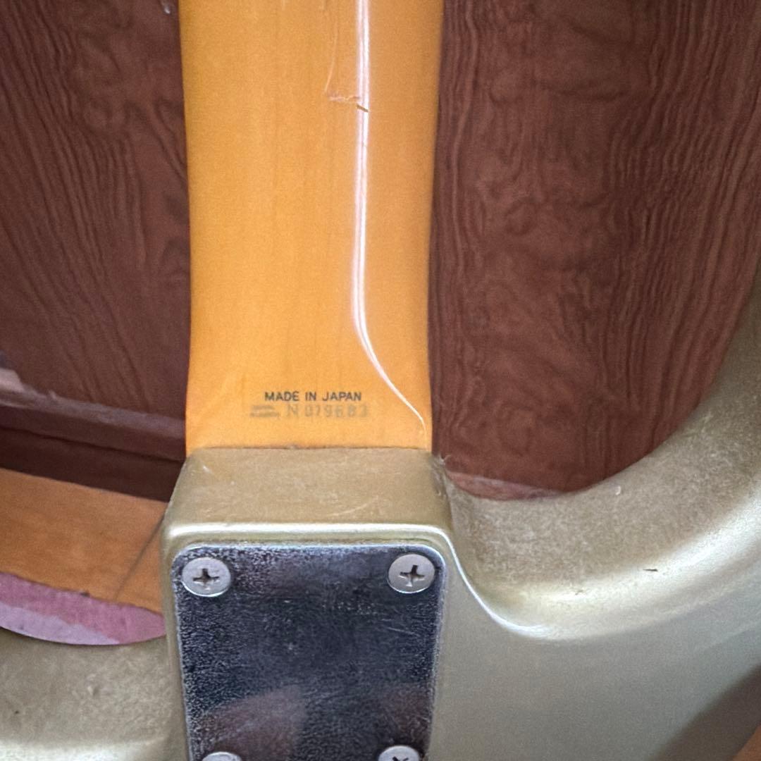 Fender Stratocaster シルバー in Japan