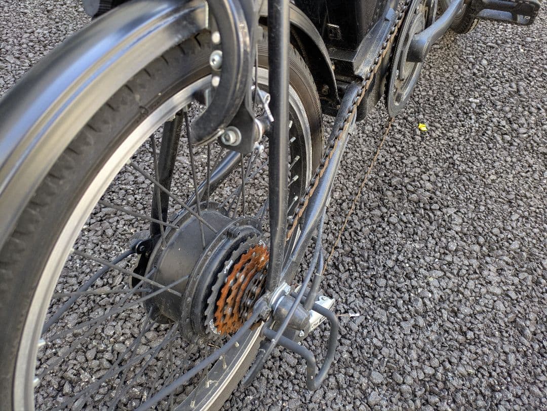 電動自転車 自転車 20インチ シマノ6段変速搭載 電動アシスト自転車　黒
