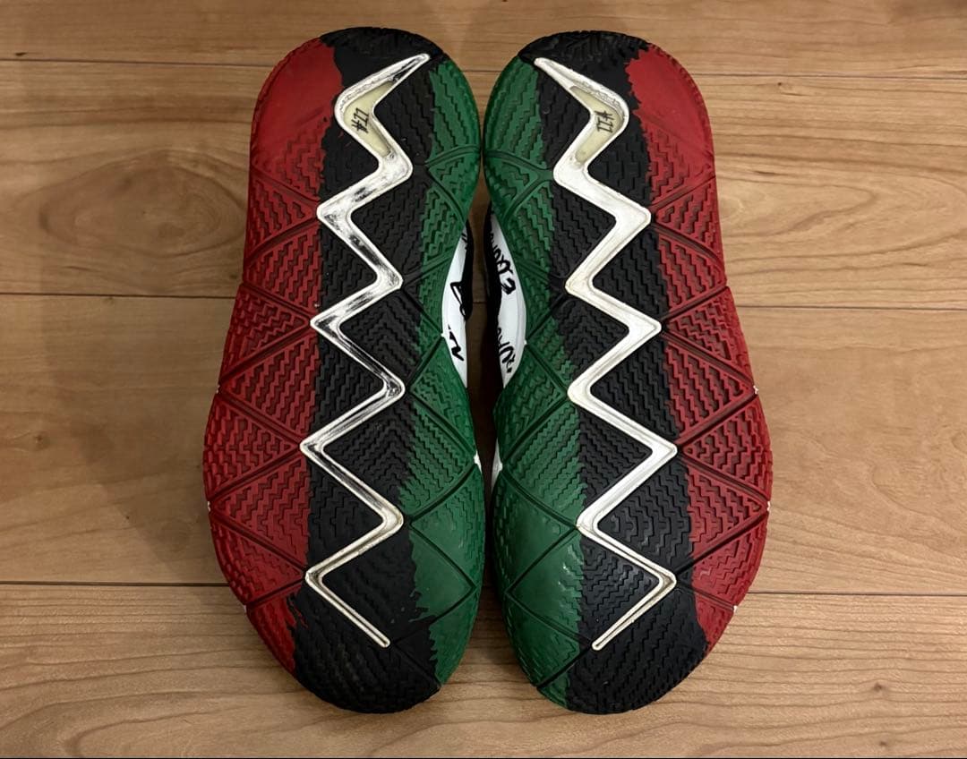 NIKE カイリー 4 BHM