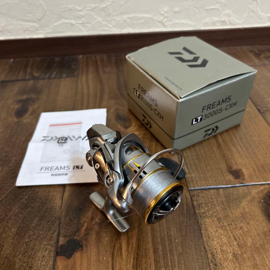 新品未使用　ダイワ 18FREAMS LT3000S-CXH