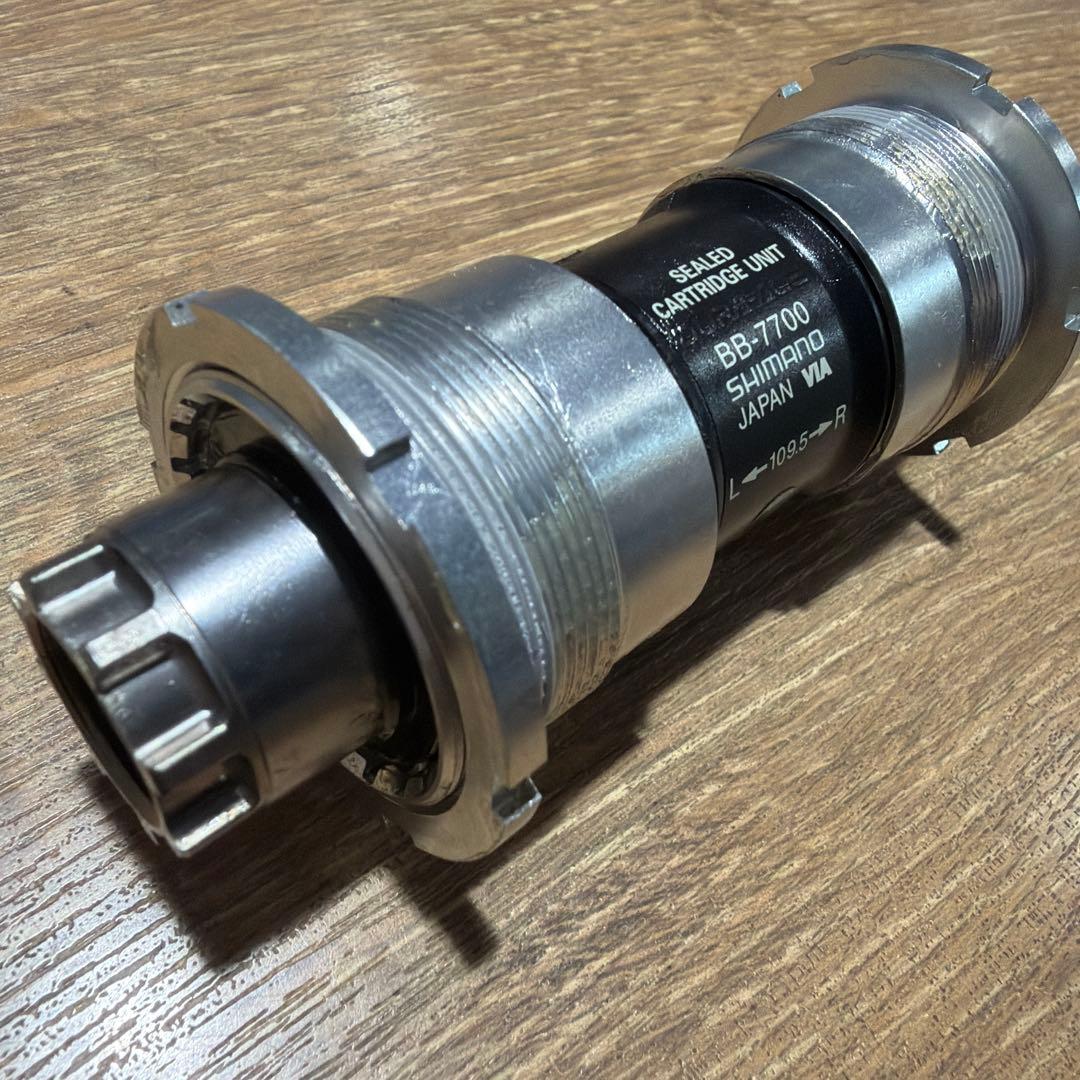 【新品】Shimano BB-7700 ボトムブラケット
