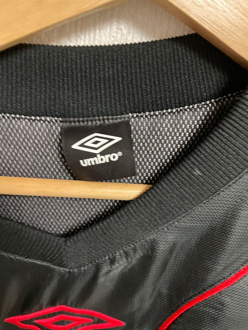 umbro プロトレーニング ピステ上下 黒/赤