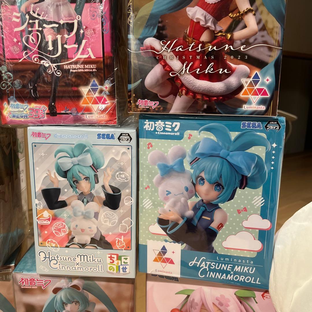 特撮 Hatsune Miku& cinnamon roll Sanrio Set