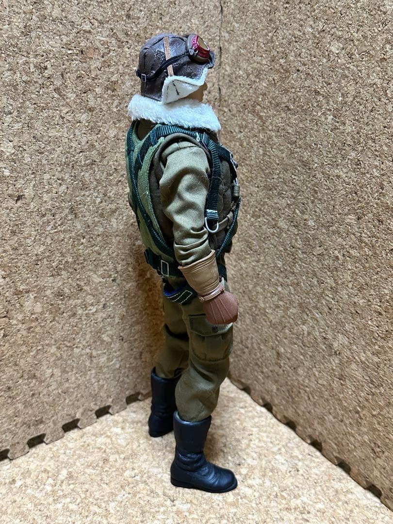神戸一尺堂　1/6 日本海軍ゼロ戦パイロット 2 冬服バージョン　限定40体