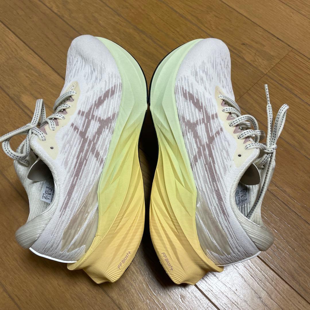 アシックス　ノバブラスト3 NOVABLAST3