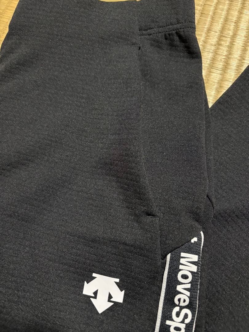 美品　デサント　DESCENTE　トレーニングパンツ　サイドライン　Ｏサイズ
