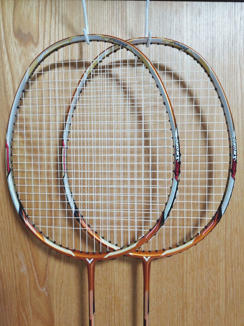 VICTOR　バドミントンラケット　JET SPEED S 8 2本セット