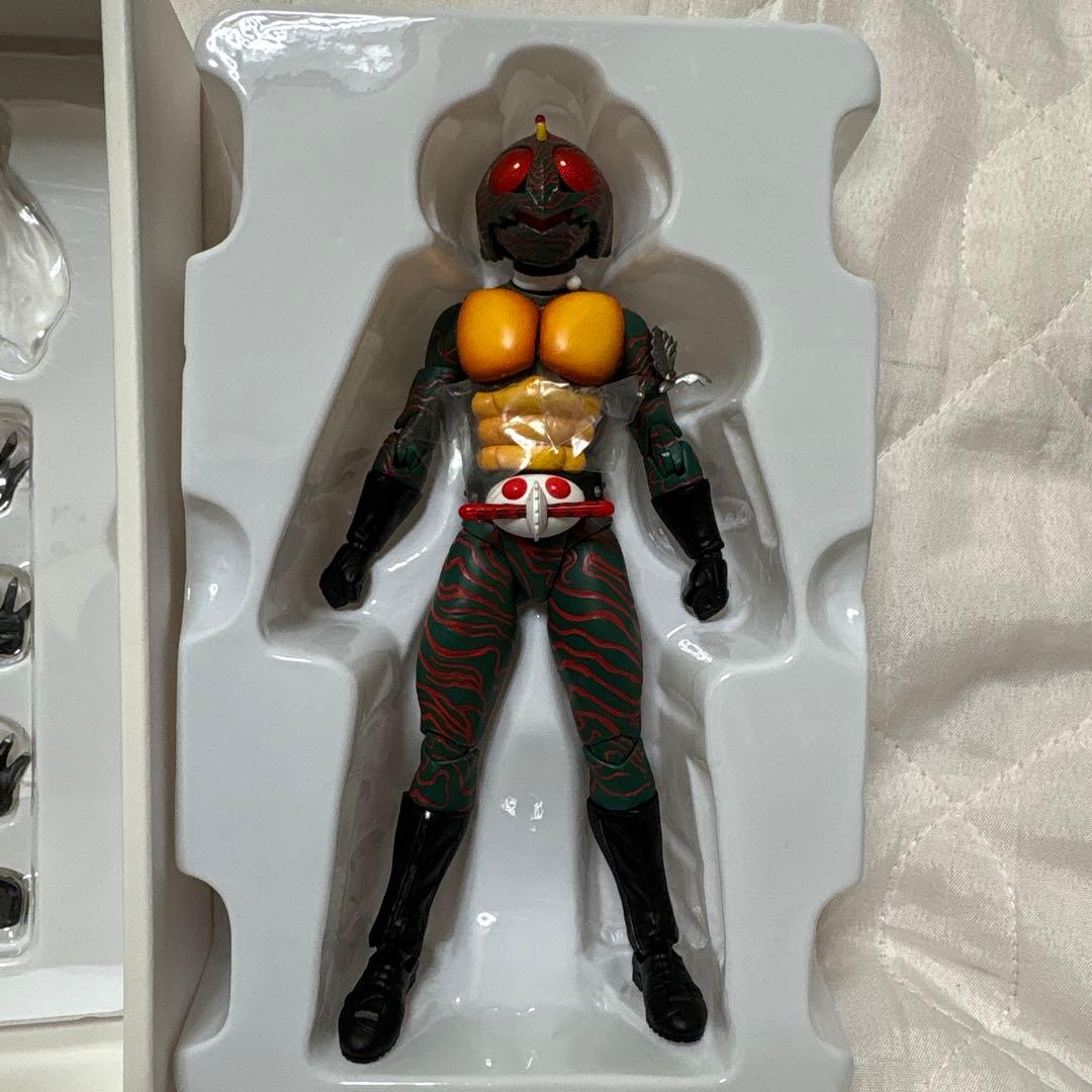 S.H.Figuarts(真骨彫製法) 仮面ライダーアマゾン 「仮面ライダーア…