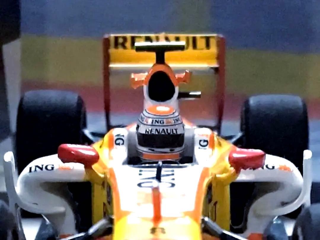 ミニチャンプス 1/43 ルノー R29 ネルソン・ピケ Jr 2009