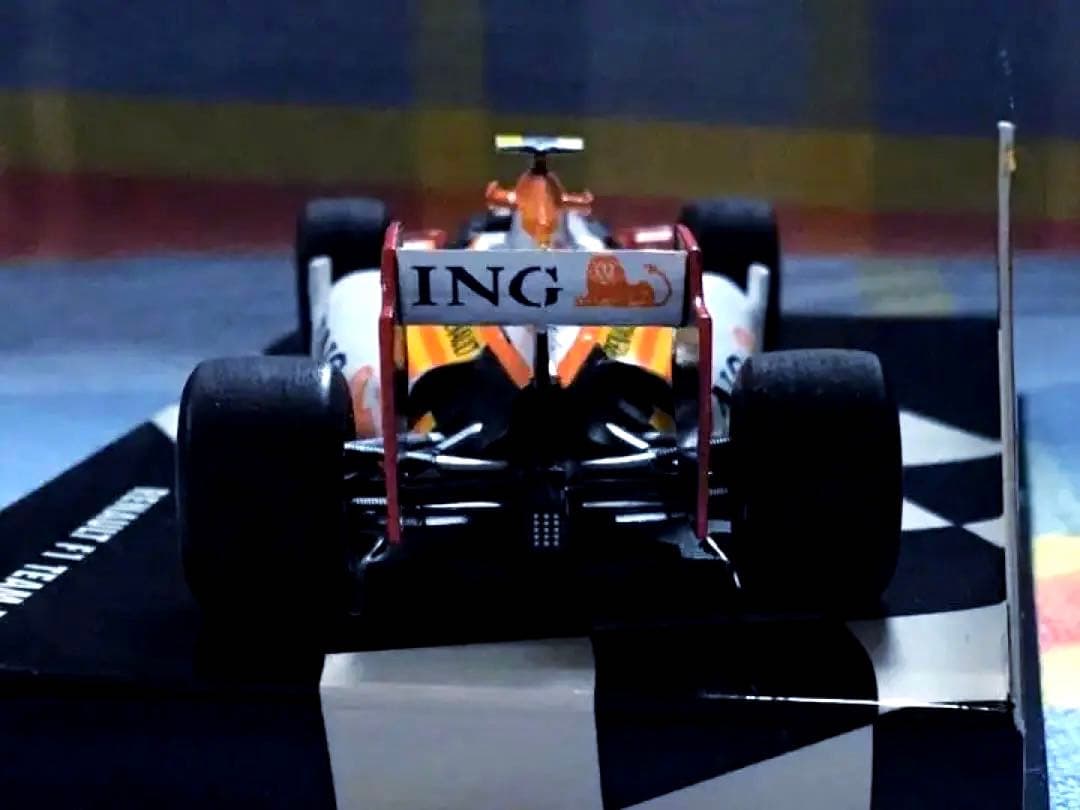 ミニチャンプス 1/43 ルノー R29 ネルソン・ピケ Jr 2009