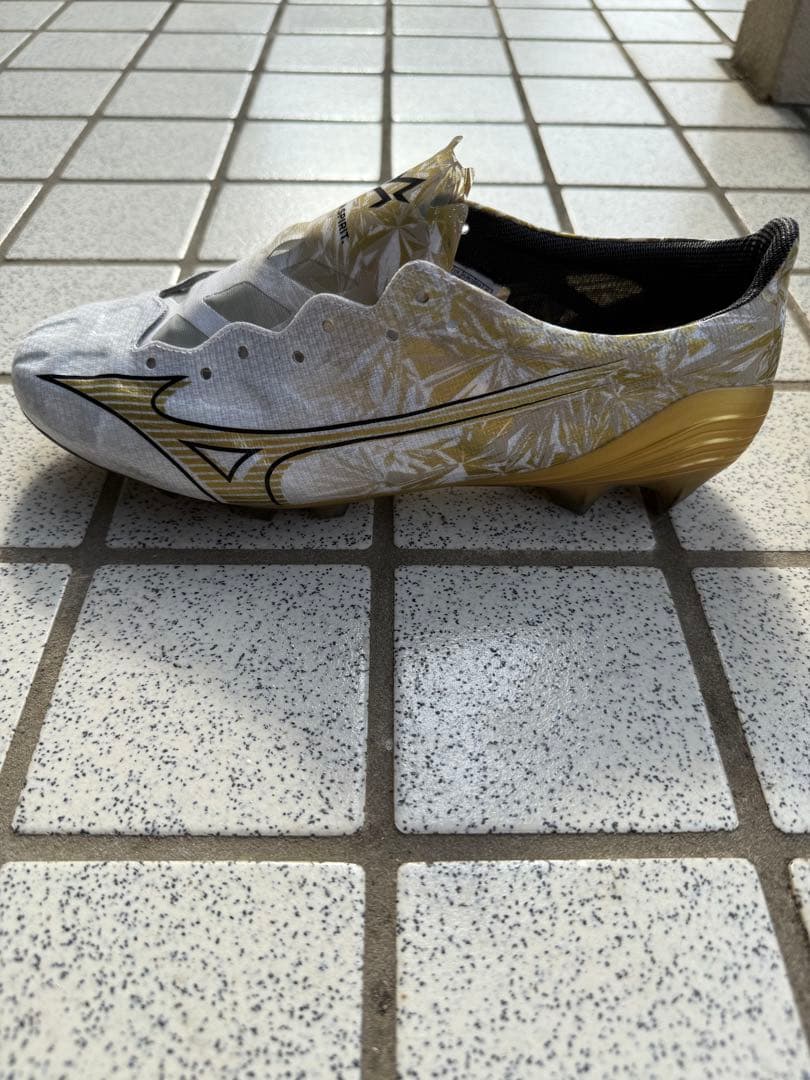 セルヒオ　Mizuno α JAPAN 　ホワイト/ゴールド