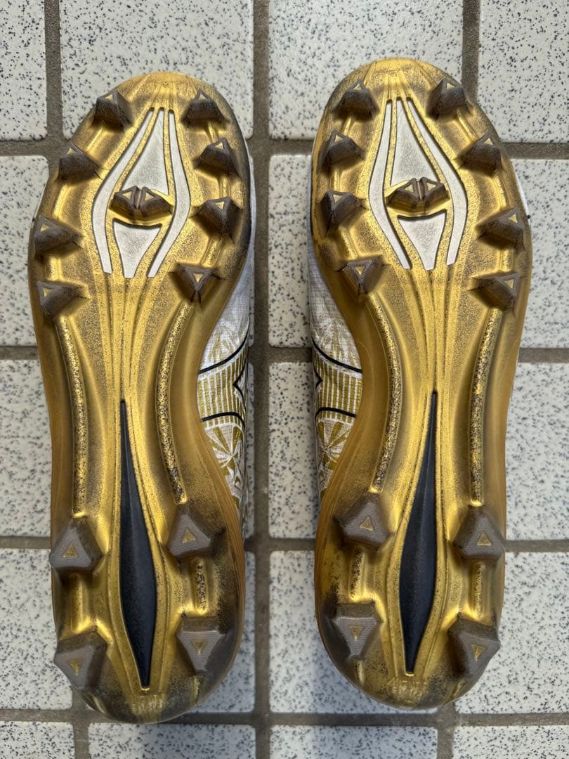 セルヒオ　Mizuno α JAPAN 　ホワイト/ゴールド