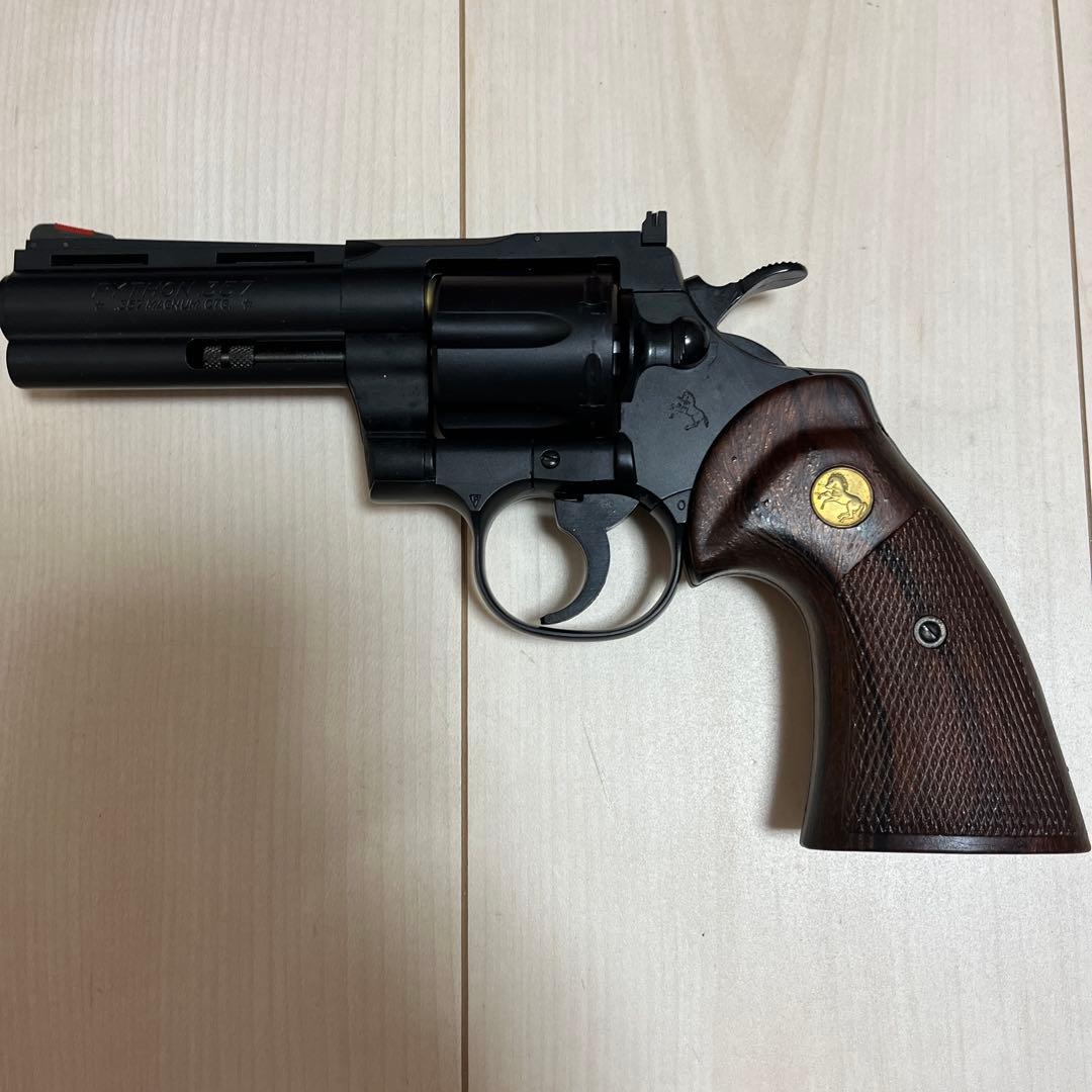 COLT PYTHON 357 MAGNUM リボルバー