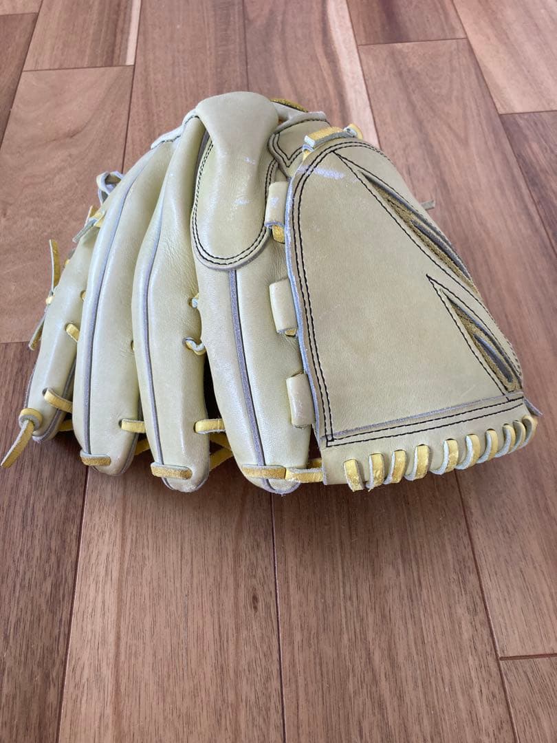 Mizuno 野球グローブ クリーム色 左ピッチャー用　硬式用