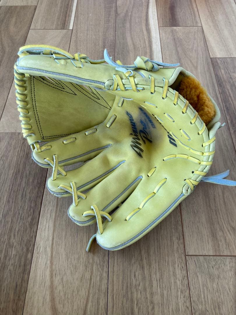 Mizuno 野球グローブ クリーム色 左ピッチャー用　硬式用