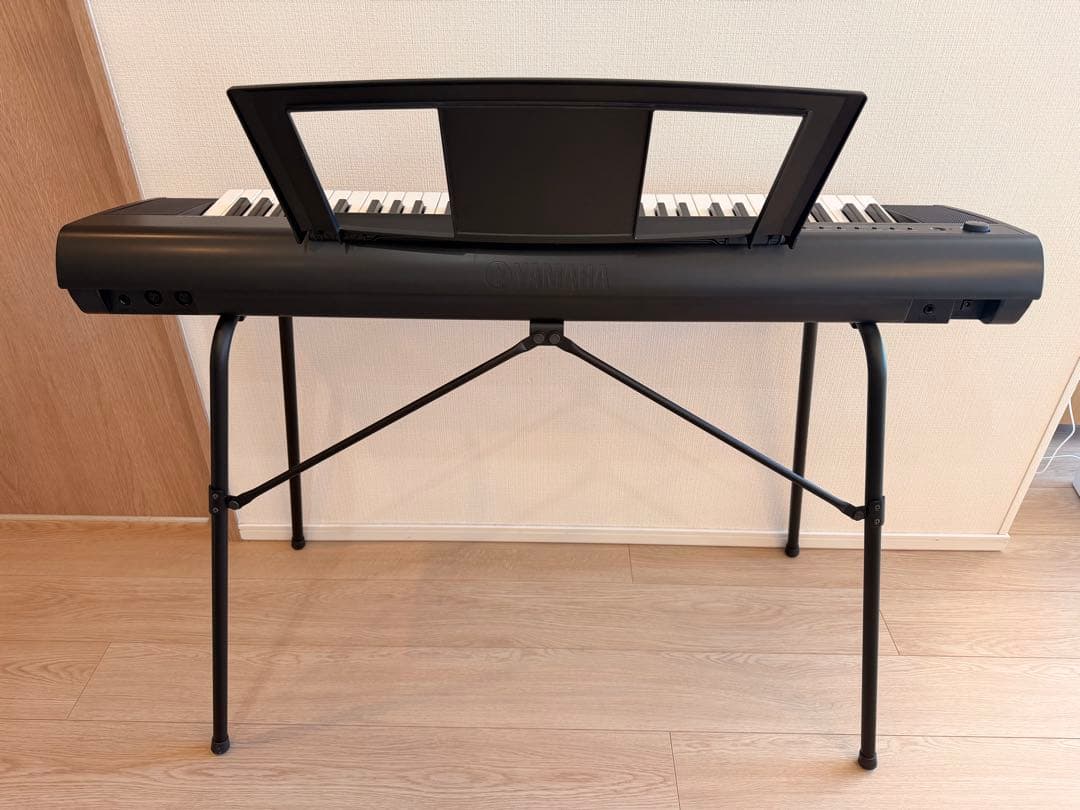 Yamaha NP-11 楽譜立と脚あり