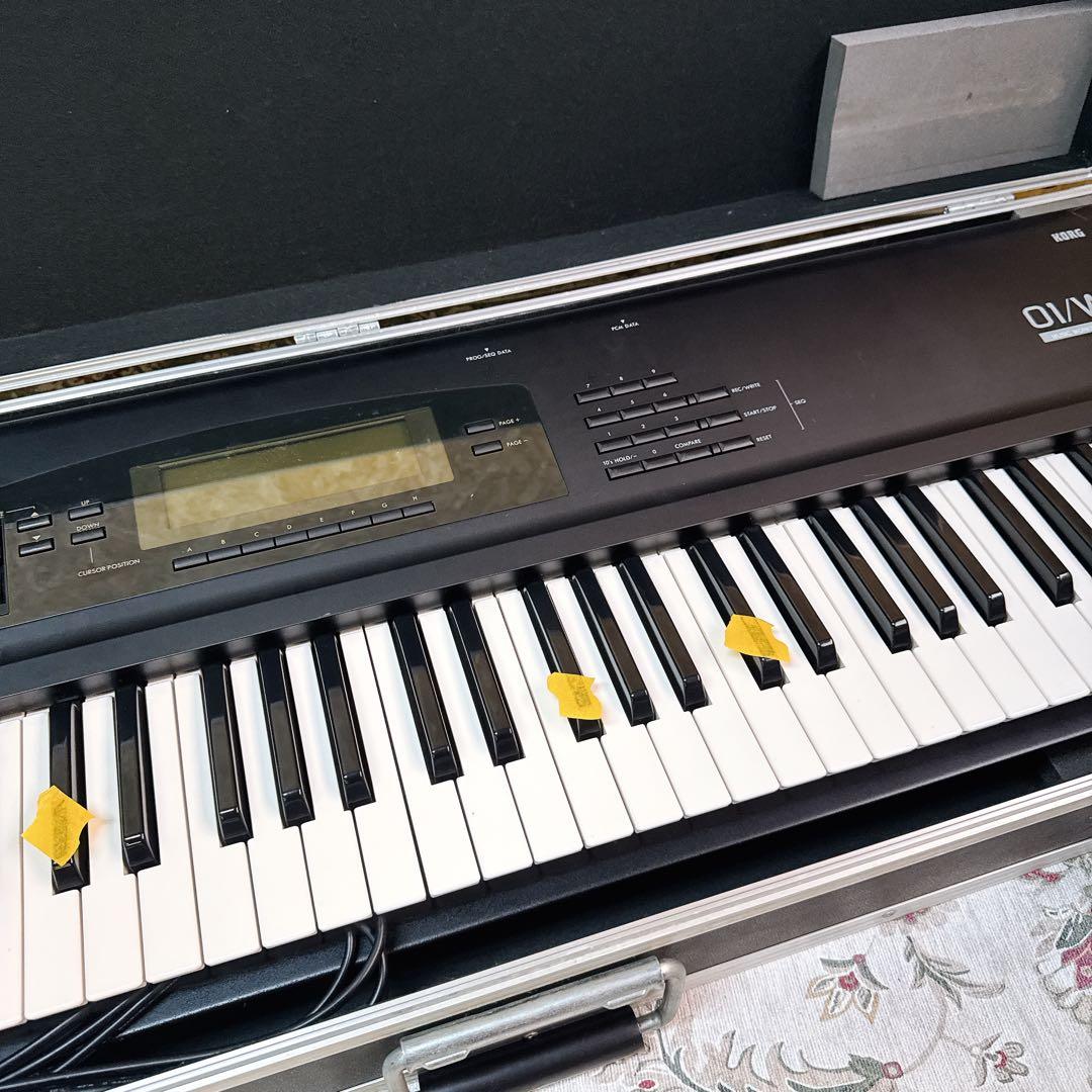 KORG コルグ01/W FD シンセサイザー 61鍵盤 ハードケース付属
