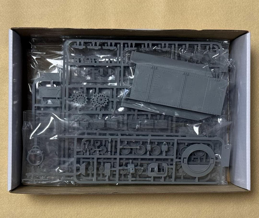 TAKOM 1/35 M3 Lee 後期型 プラモデル + 金属砲身