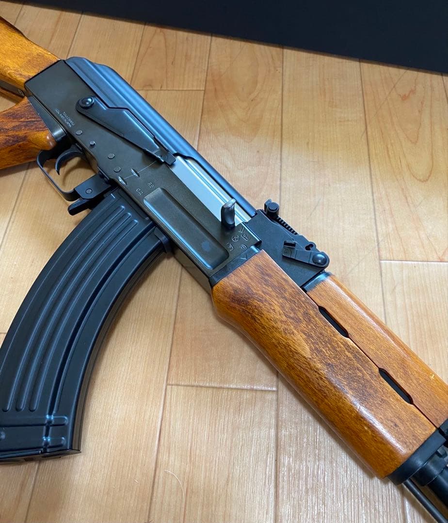 東京マルイ　次世代電動ガン　AK47 type3 リアルウッド換装　多弾マグつき