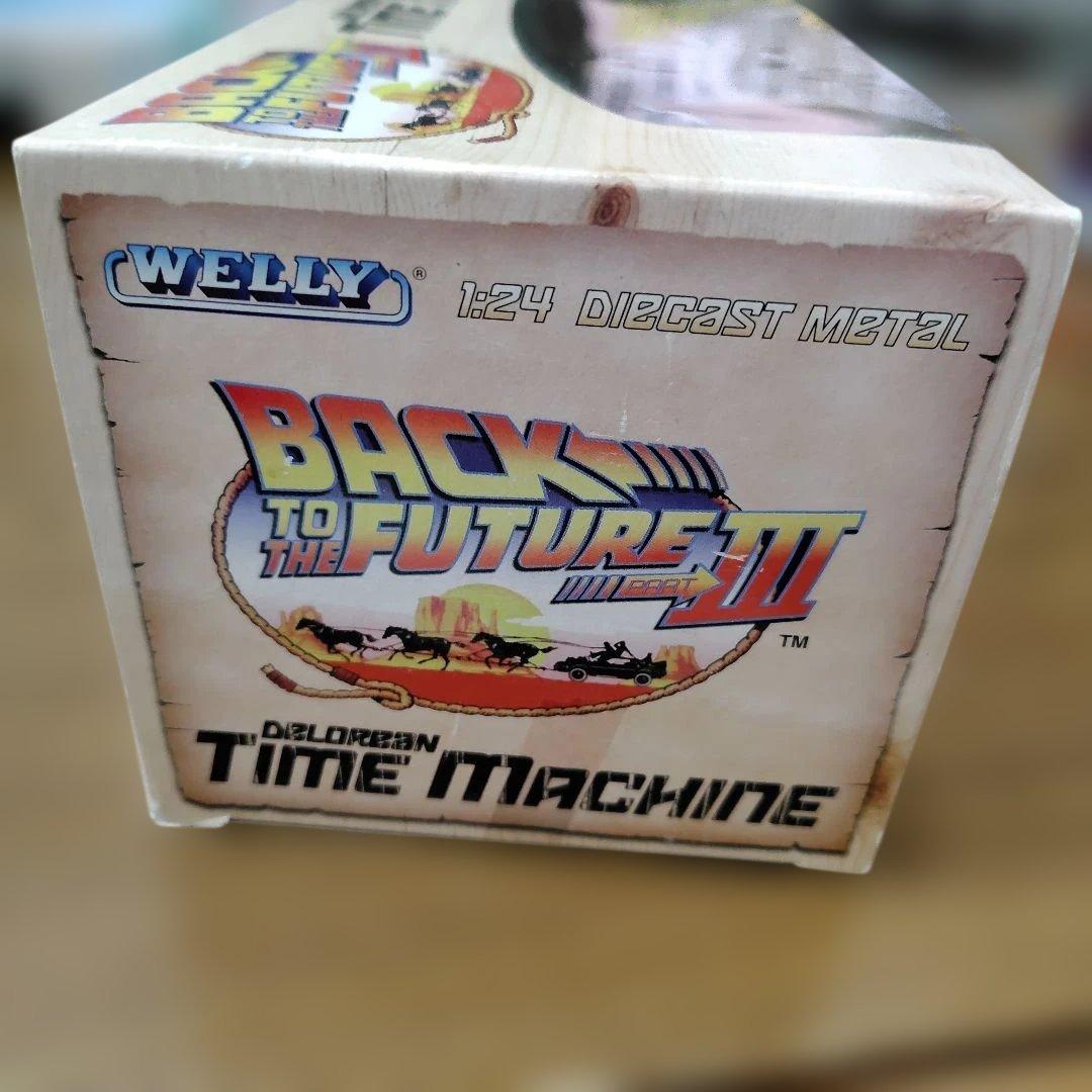 DeLorean Time Machine 1:24　バックトゥーザフューチャ