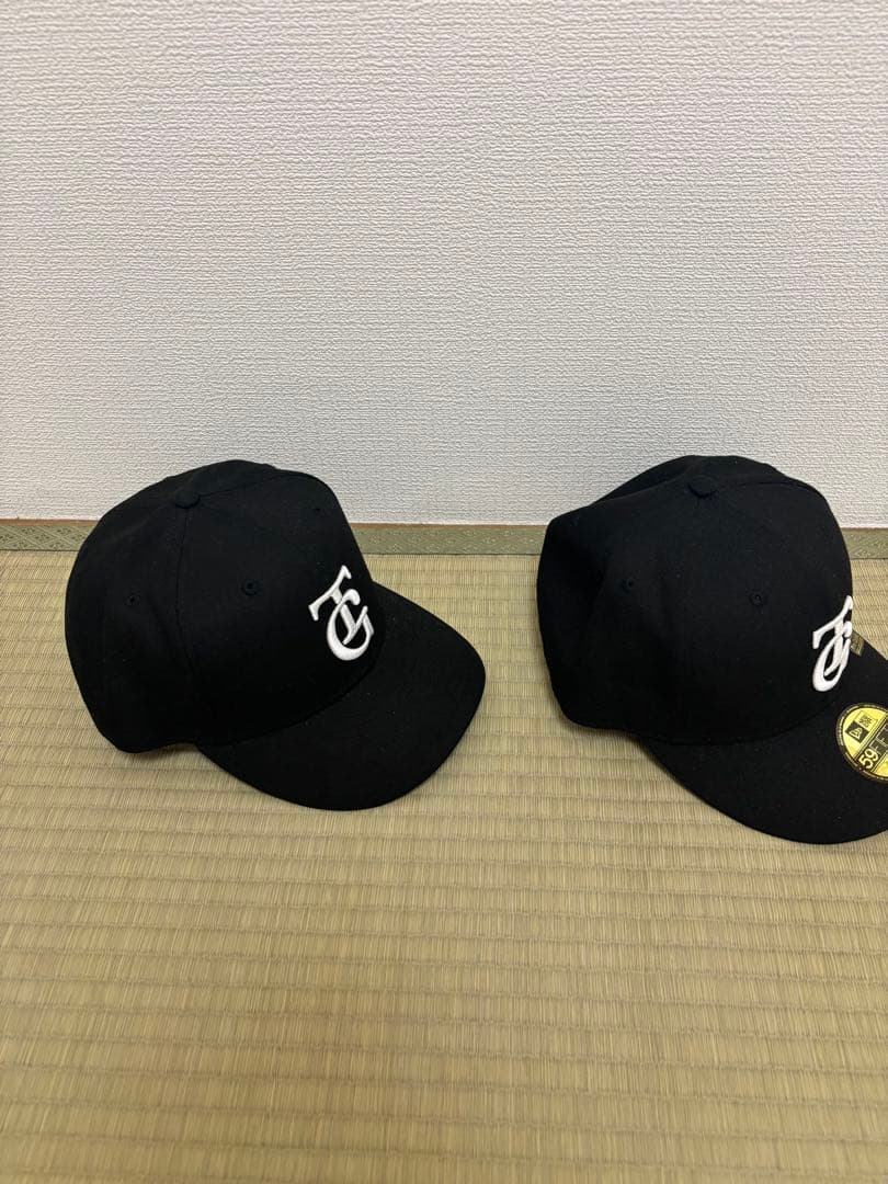 ジャイアンツ　New Era 59FIFTY 7 1/4 ×1個　写真右のみ
