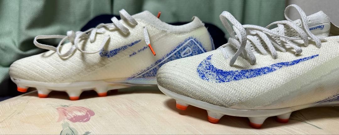 ⭐️週末限定　値下げしました。 　Nike サッカーシューズ ホワイト/ブルー