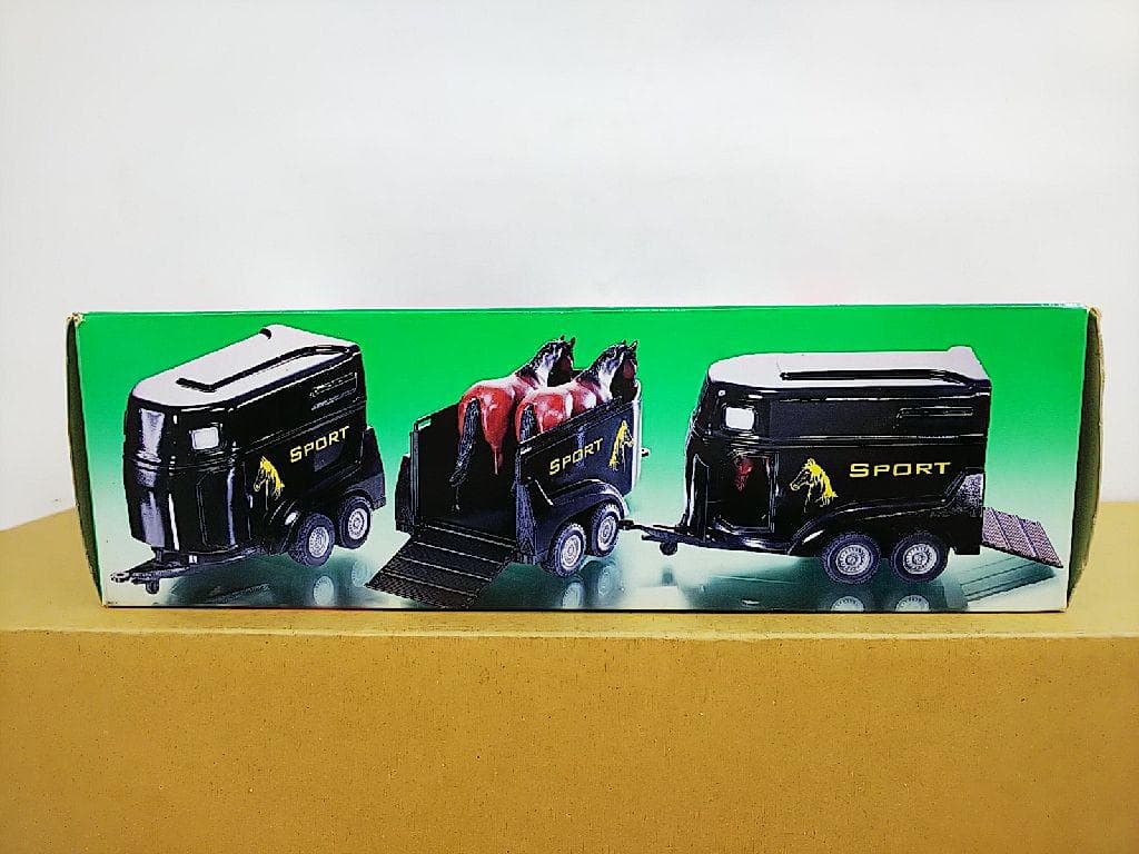 ジク 1/32 馬を運ぶ牽引車　　レアです。