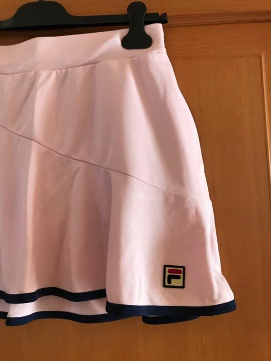 フィラ テニスウェア　ピンク色スコート　Lサイズ　新品
