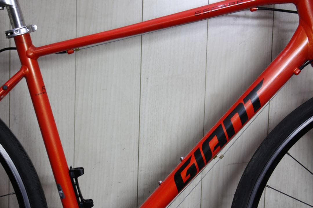 GIANT ESCAPE R3 700C 24速 500mm ORANGE色