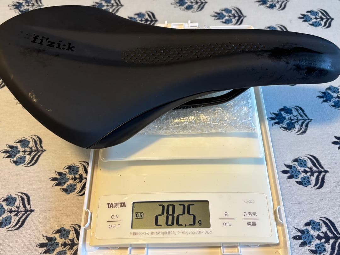 【再値下げ】 Fi'zi:k TEMPO ALIANTE R5 新品未使用サドル
