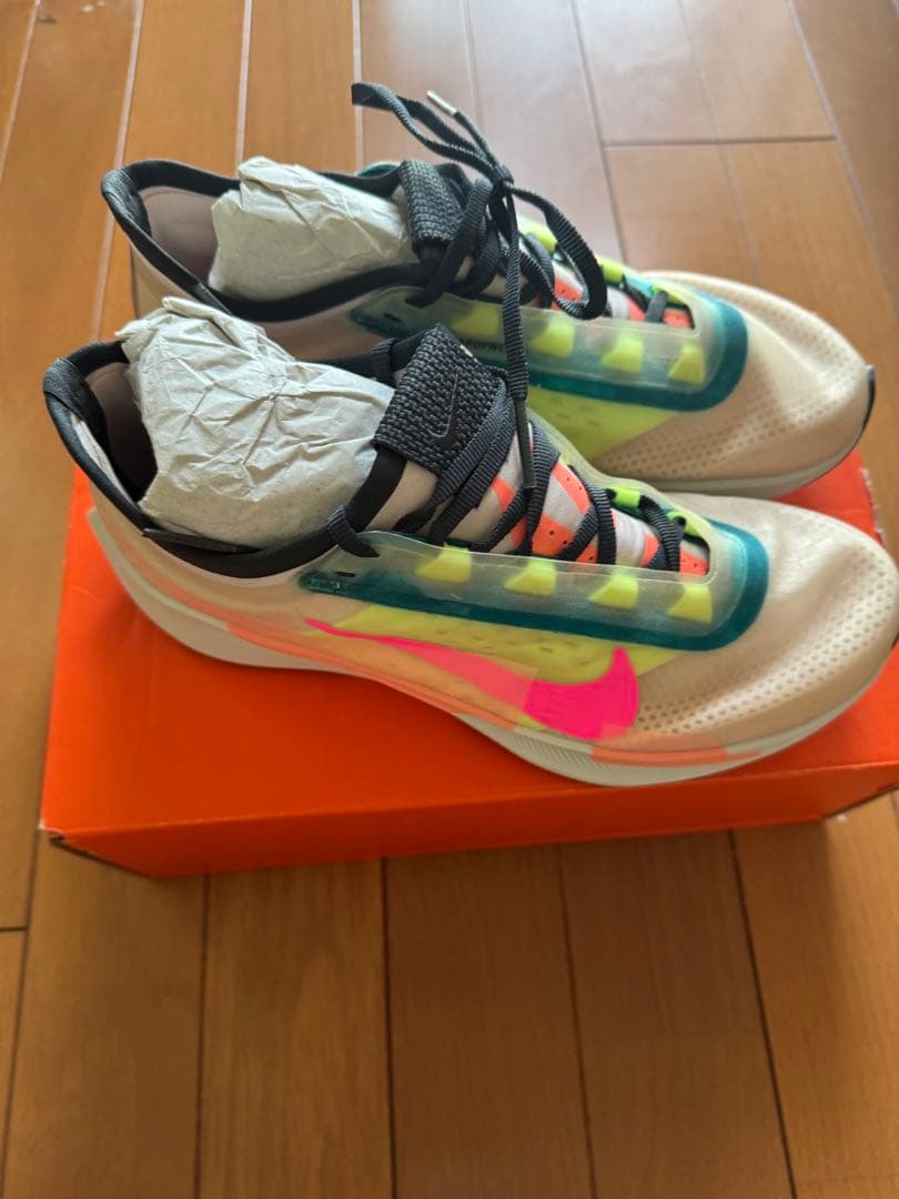 Nike ランニングシューズ 23cm 未使用　ウィメンズ