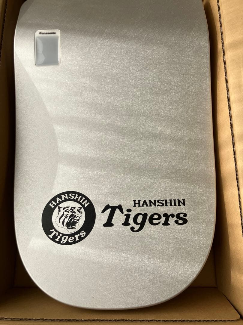 阪神タイガースTigers 優勝記念品 シルバーアラウーノL150便フタ