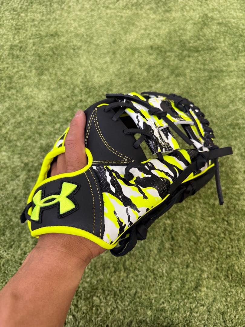 ✨超貴重✨Under Armour グローブ迷彩 内野手用 軟式グローブ