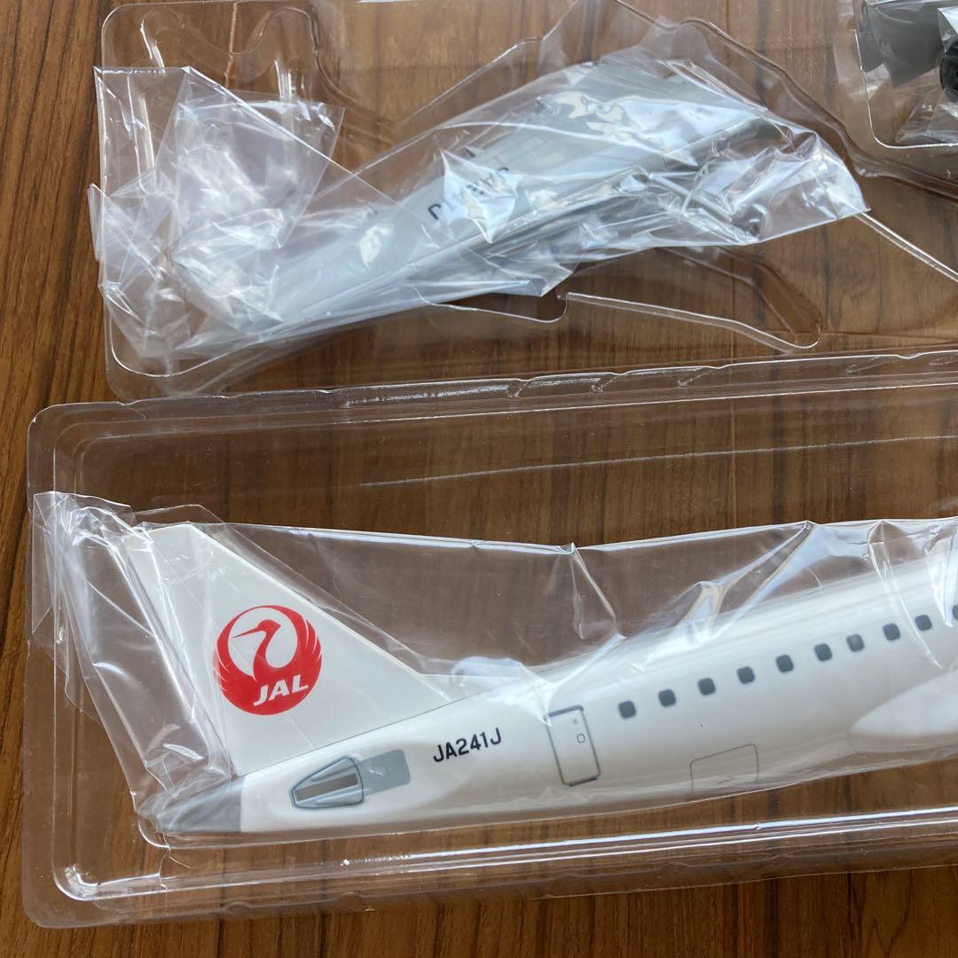 新品・未組立　エンブラエル190 1／100 モデルプレーン J-AIR