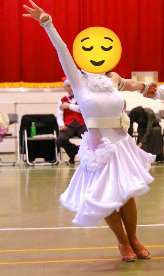 春休み間限定価格！ホワイトサテン風社交ダンスドレスXSサイズ