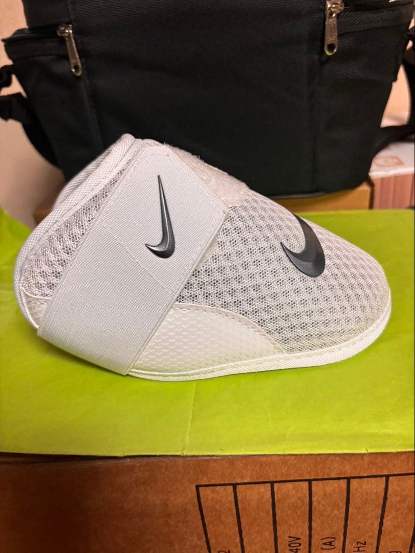 Nike エルボーガード 左右兼用