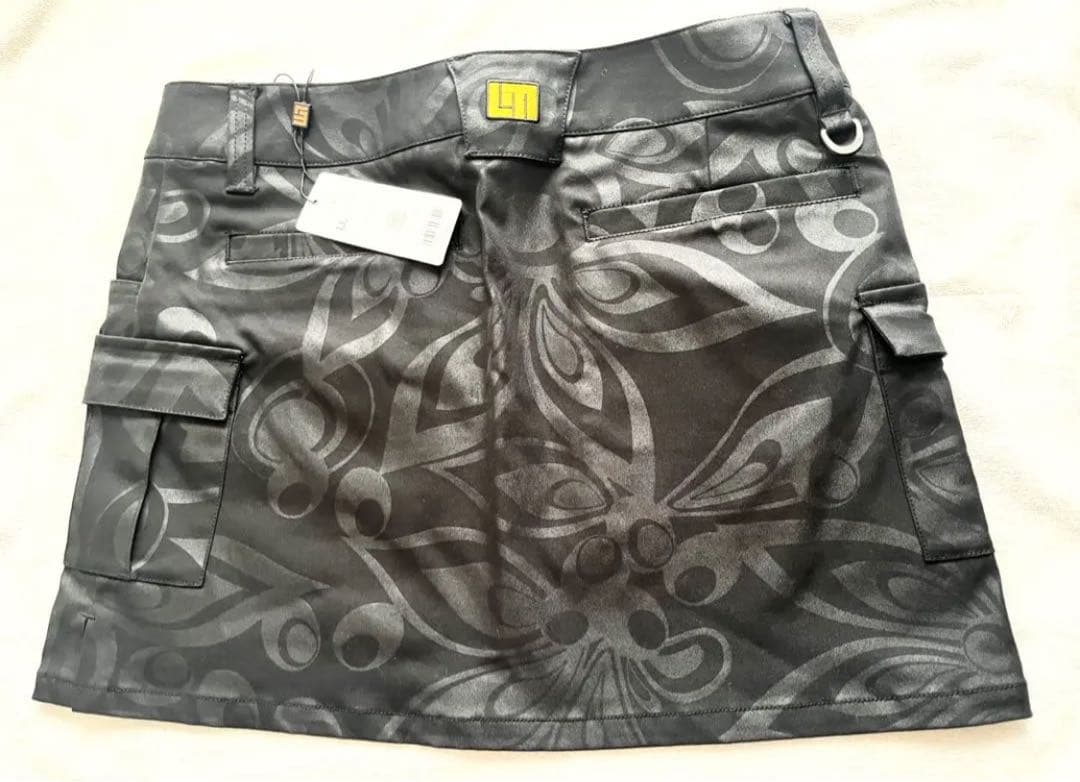 【新品タグ付き】LoudMouth LL 総柄　花柄　スカート ブラック