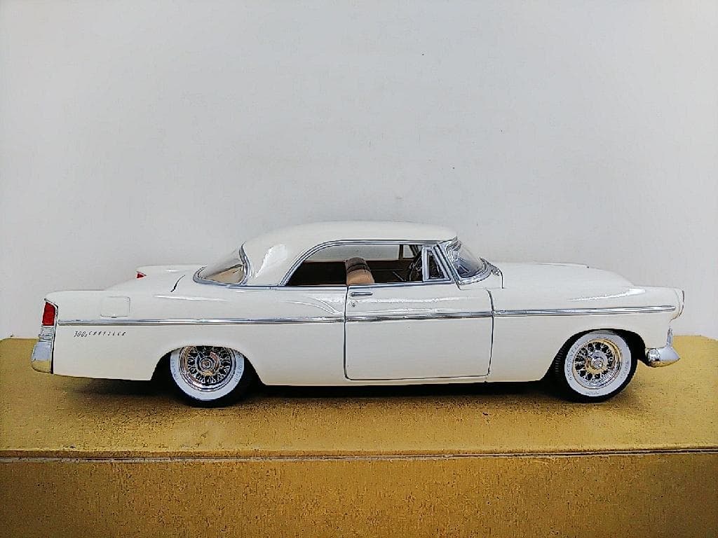 マイスト 1/18 クライスラー 300B (1956) ダイキャストモデルカー
