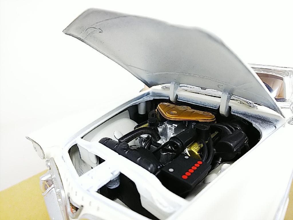 マイスト 1/18 クライスラー 300B (1956) ダイキャストモデルカー