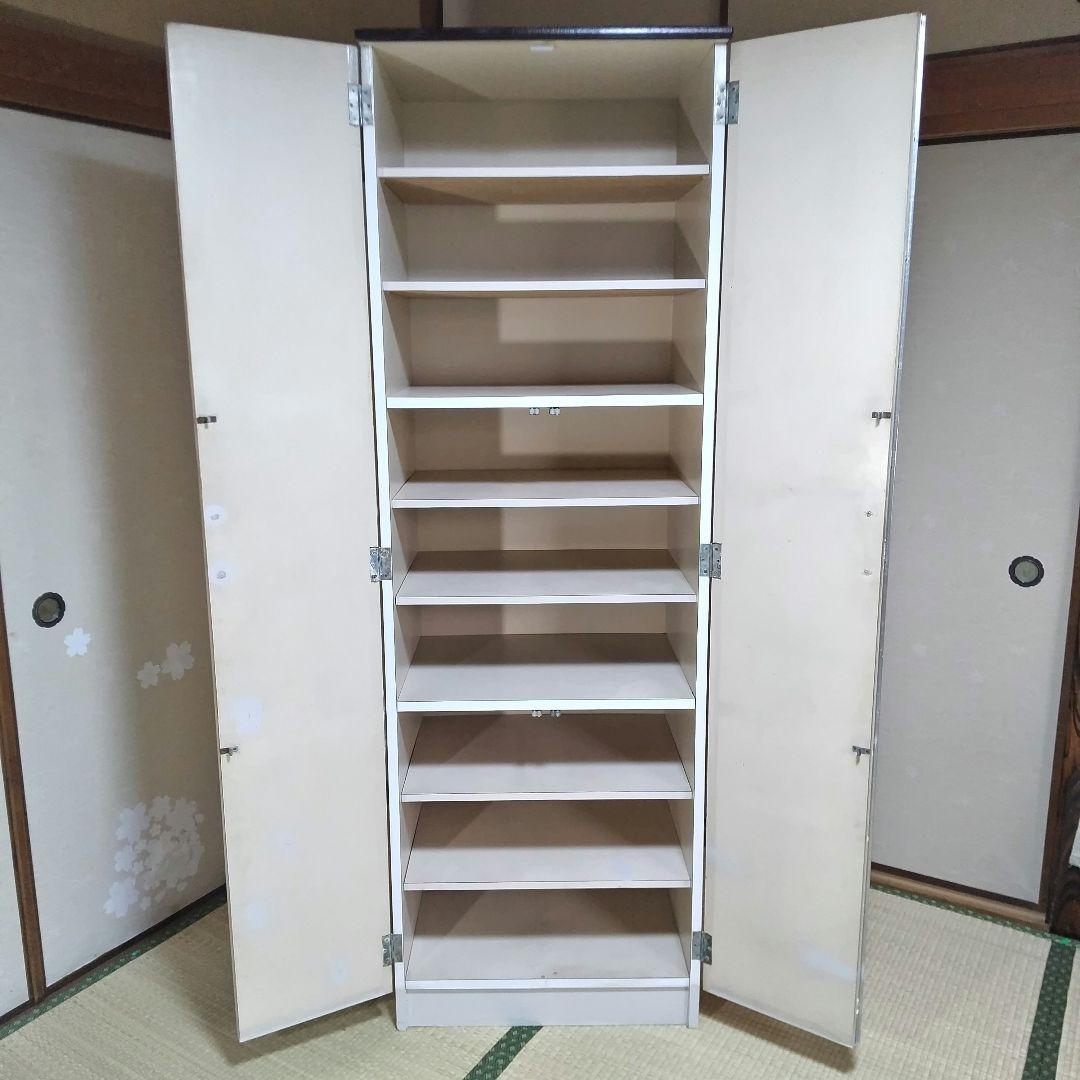 ＊ベージュの9段扉付き収納棚 ラック 両開き たっぷり収納 昭和レトロ